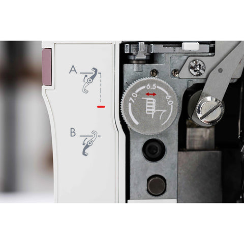 HUSQVARNA® VIKING® AMBER™ Air S | 500 Coverlock Machine