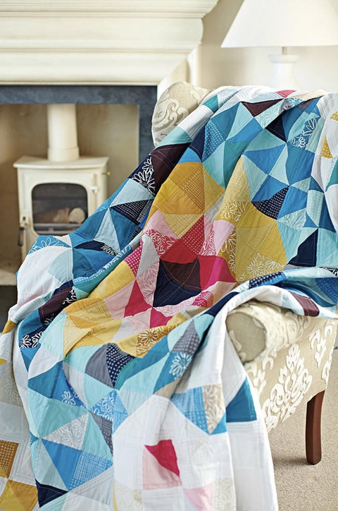 Love Fat Quarter Quilts Book includes 20 Projects