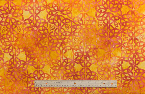 BATIK - Expressions A Touch of Celtic BT23265-233 Apricot / Bright Yellow Fabric / Orange Celtic Knot Tjap