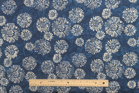 BATIK - Let Freedom Reign Expressions BT23194-309 Fireworks Daisies Moody Blues - Navy Fabric / White Daisy Tjap