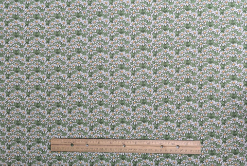 Patchwork Garden 98137-715 Cat Williams for SSI - White, Green, Yellow Field of Daisies Print Fabric