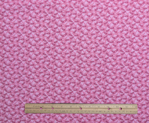 Sweet, Sweet Roses BTR5713 Sewing with Nancy 2009 Blank Quilting - Pale Pink Fabric / Raspberry, Pink Stylized Flower Print