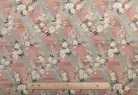 Quilt Gate HR11108M-14 - Cream, Red, Brown, Black Bias Stripe Floral Print / Gold Metallic Accents