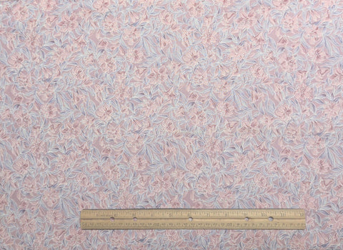 Wood Blocks Hoffman California International Fabrics - Pink Fabric / Pink, Lavender, White Packed Flower Print