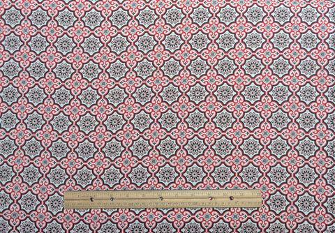 Blossoms Lattice G21003 Waverly - White Fabric / Red, Black Lattice Print