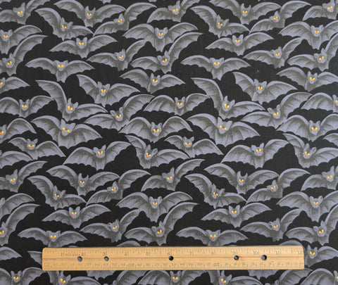 Halloween Spirit 8005 Springs Industries - Black Fabric / Gray Bat Print